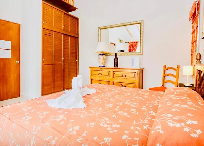 Gasthuis Playacar - Executive Budget With Swimming Pool Air Conditioning And Parking