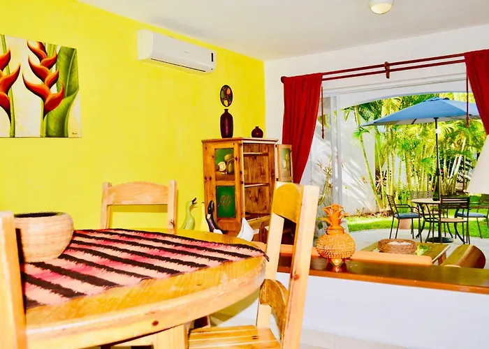 Gasthuis Playacar - Executive Budget With Swimming Pool Air Conditioning And Parking