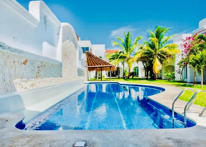Gasthuis Playacar - Executive Budget With Swimming Pool Air Conditioning And Parking 4*