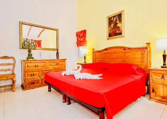 Playacar - Executive Budget With Swimming Pool Air Conditioning And Parking
